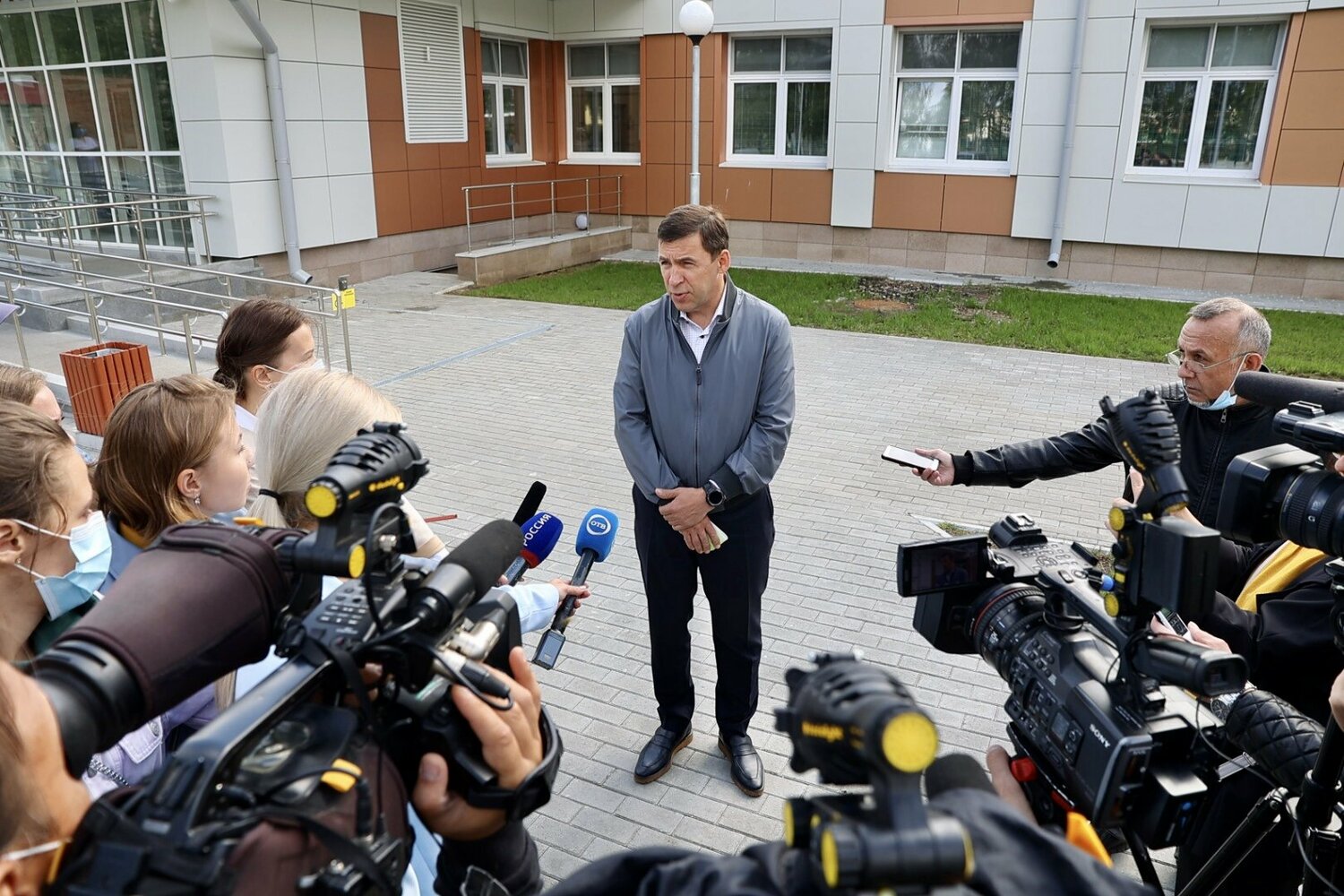 Евгений Куйвашев объявил о скором усилении больниц региона 760 педиатрами<br>